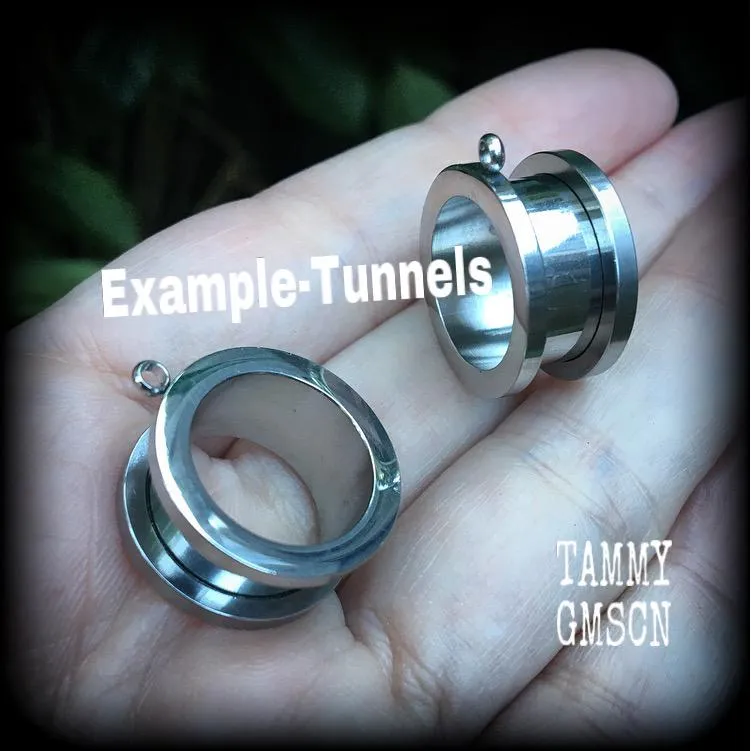 Cloudy quartz tunnel dangles