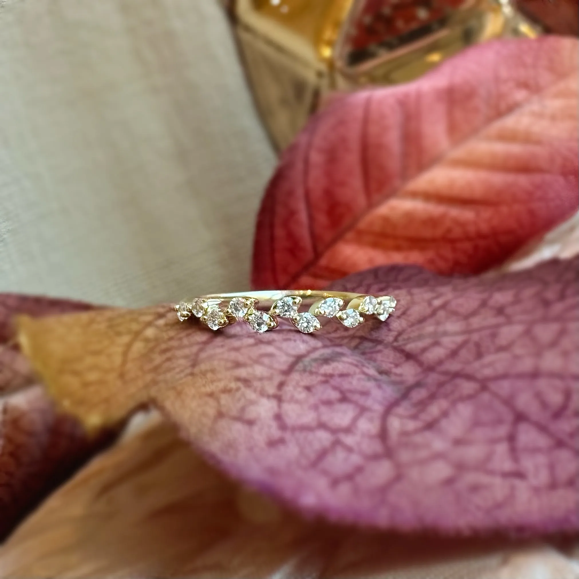 Diamond Leaf Band