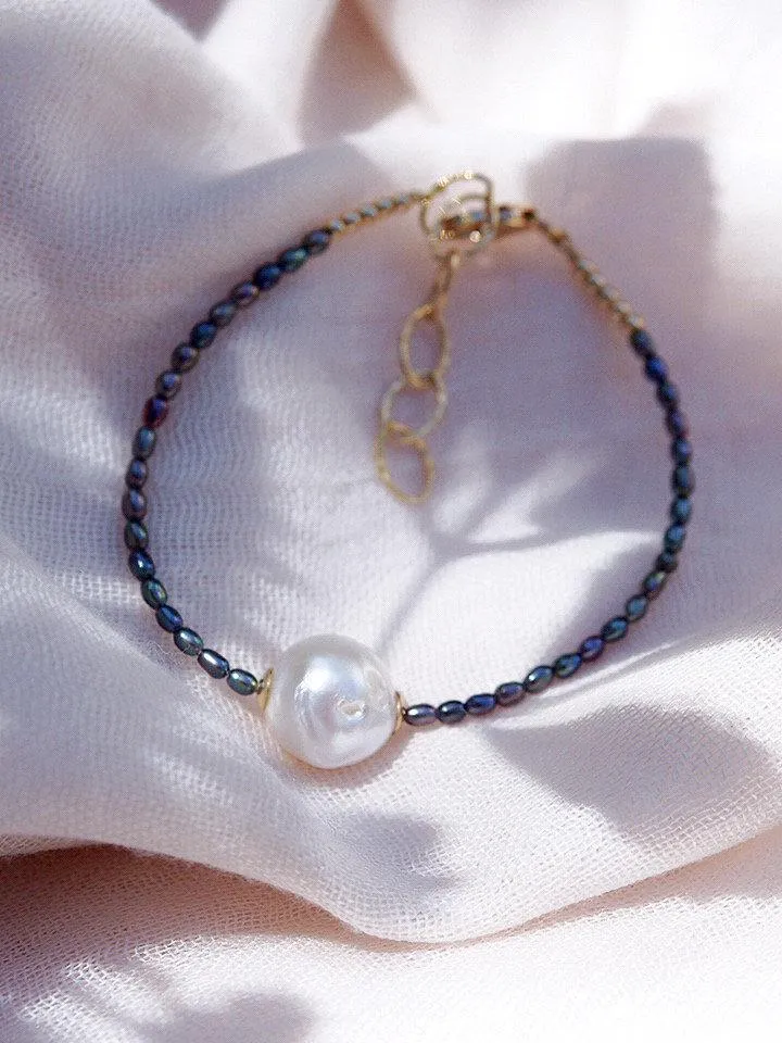 White Baroque Peacock Pearl Bead Bracelet - Kaimalie