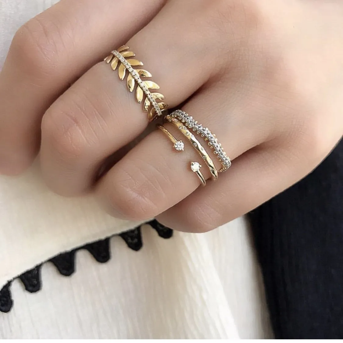 Wreath Ring with Diamonds
